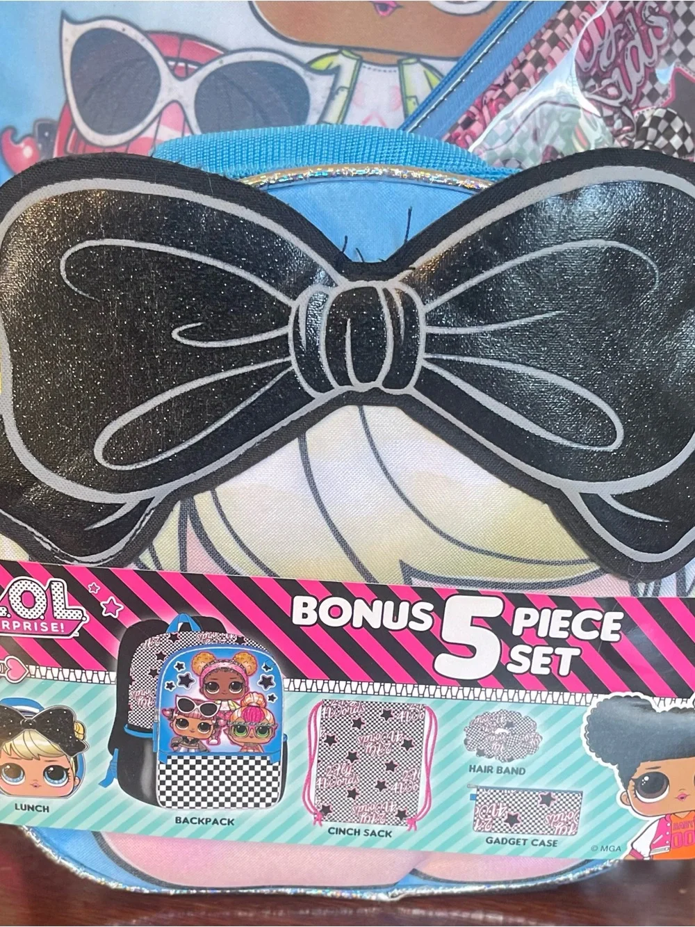 L.O.L. Surprise! set features