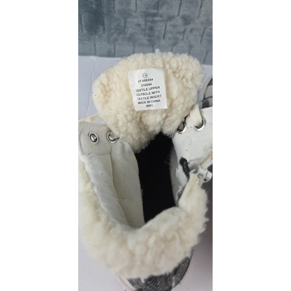 Tommy Bahama are insole casual