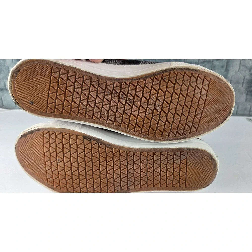 Tommy Bahama closure comfortable