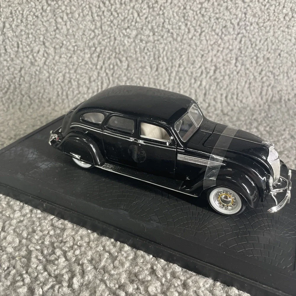 Signature display case
