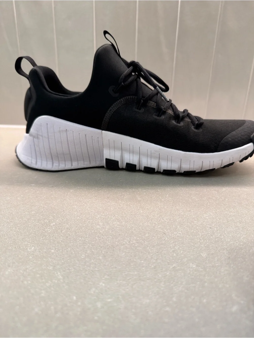 2 Pairs of Nike Running Shoes Bundle – Men’s US 11 – Great Condition