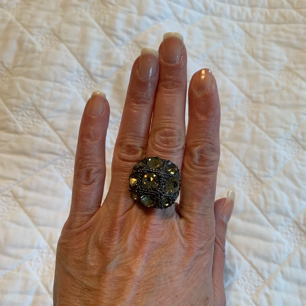 N/A statement ring