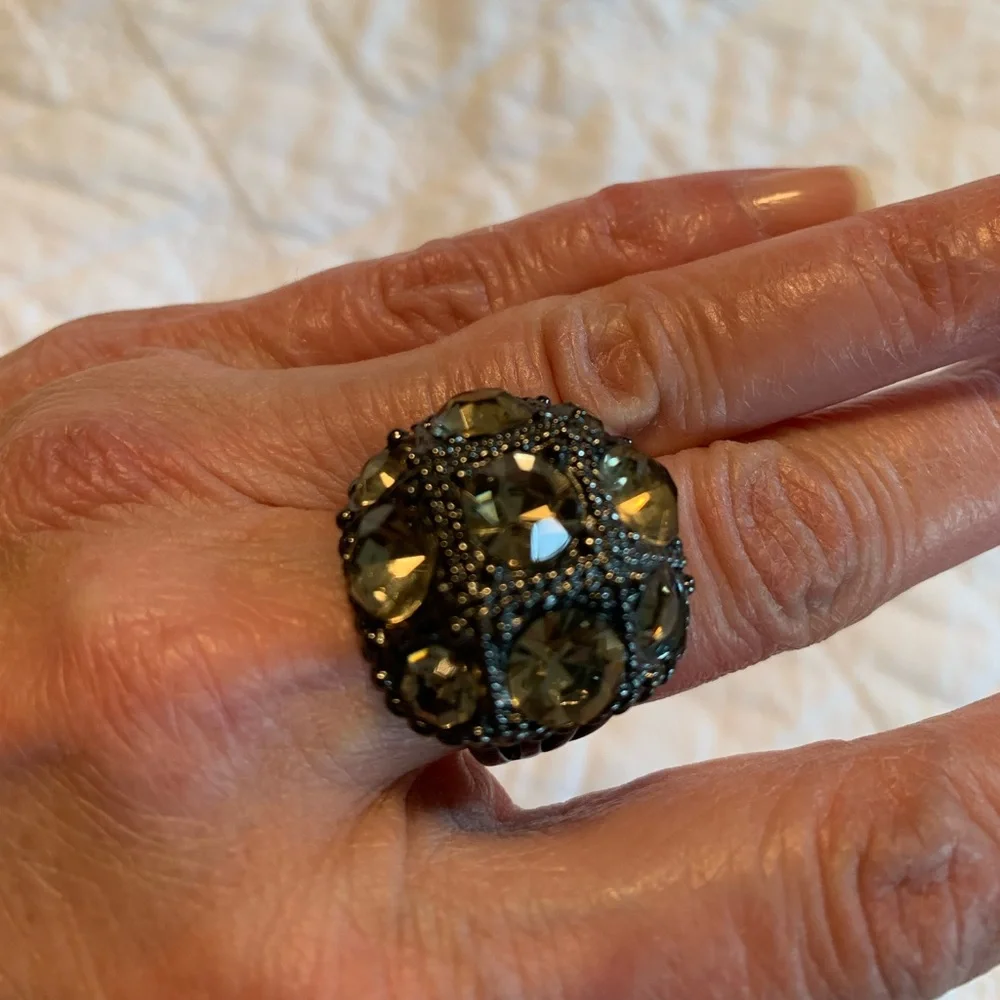 N/A statement ring