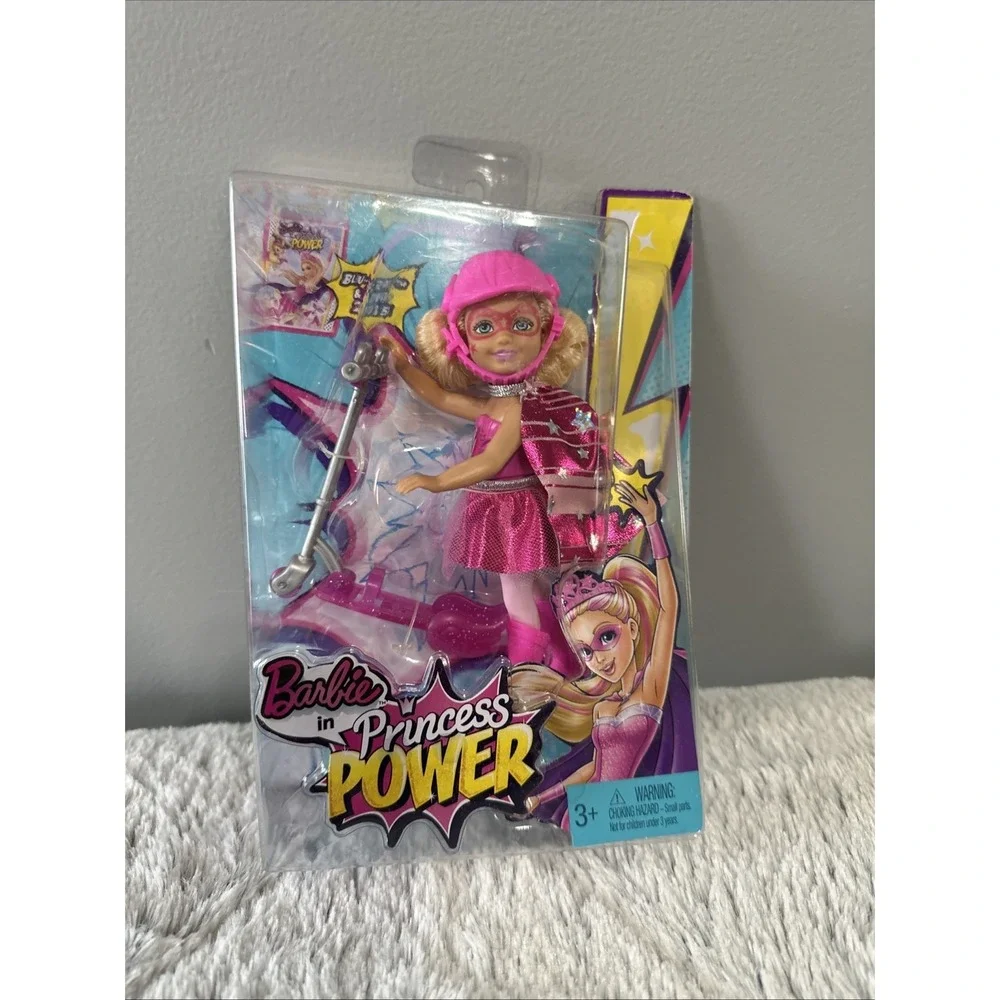 Mattel Barbie‎ In The Princess Power Chelsea Doll + Pink Scooter  New Sealed