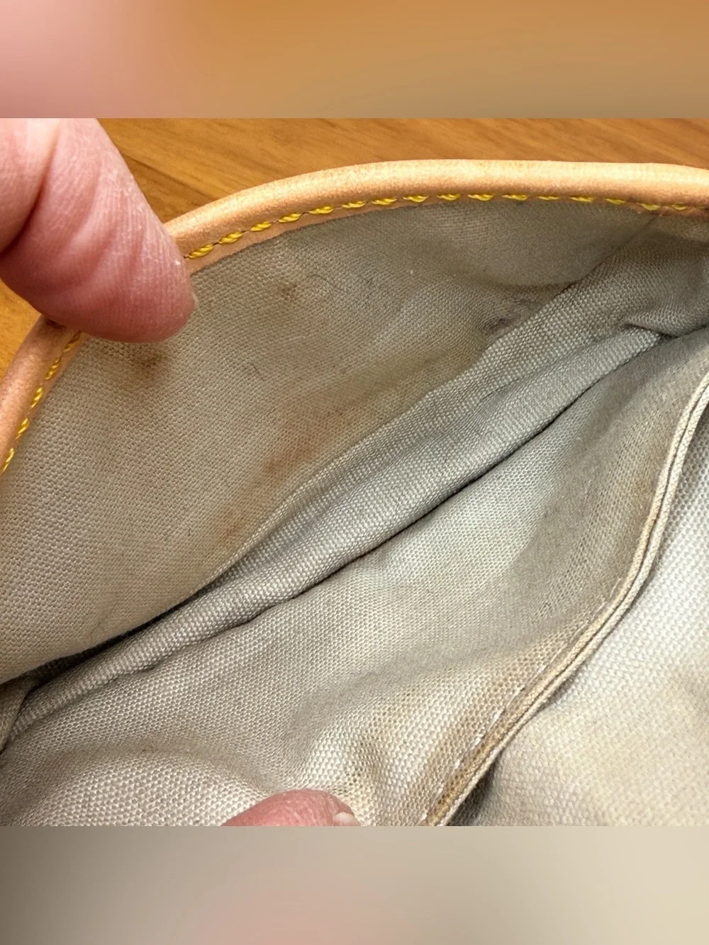 Dooney & Bourke authentic dooney