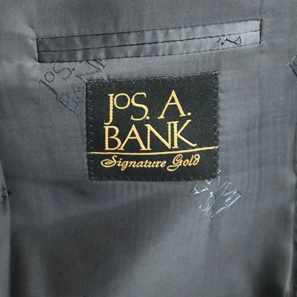 Jos. A. Bank 20 32