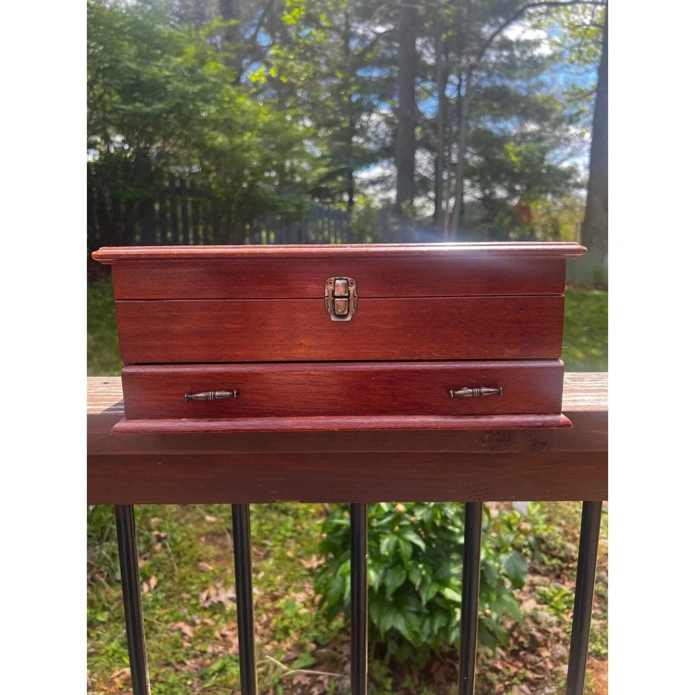 Unbranded beautiful vintage