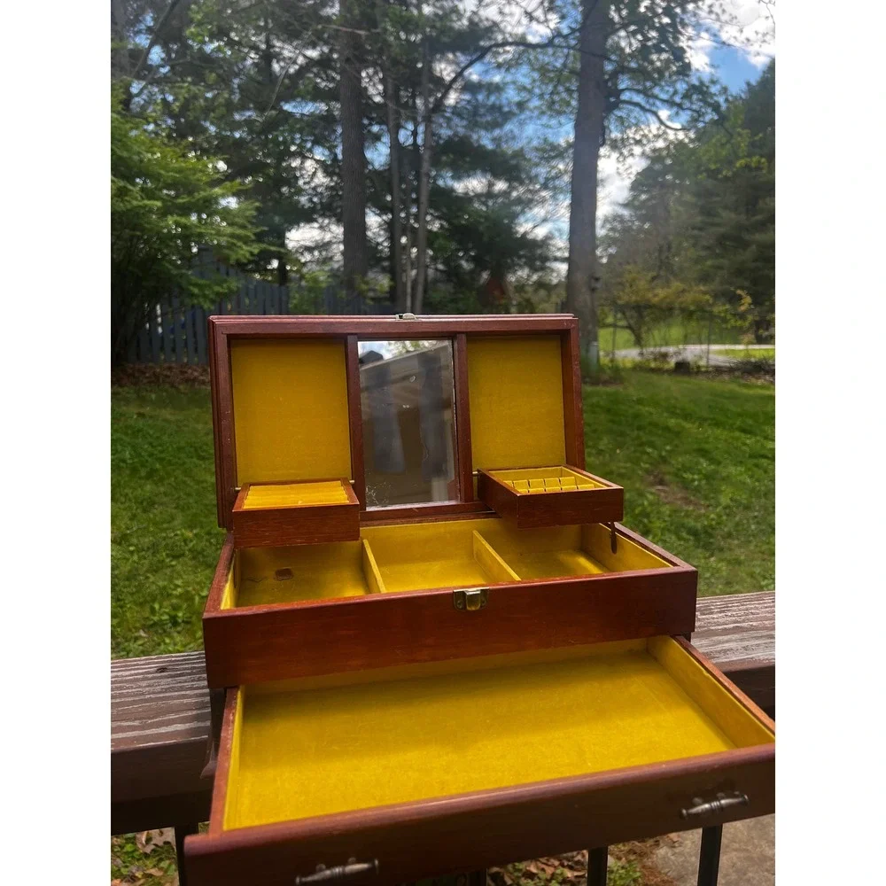 Unbranded beautiful vintage
