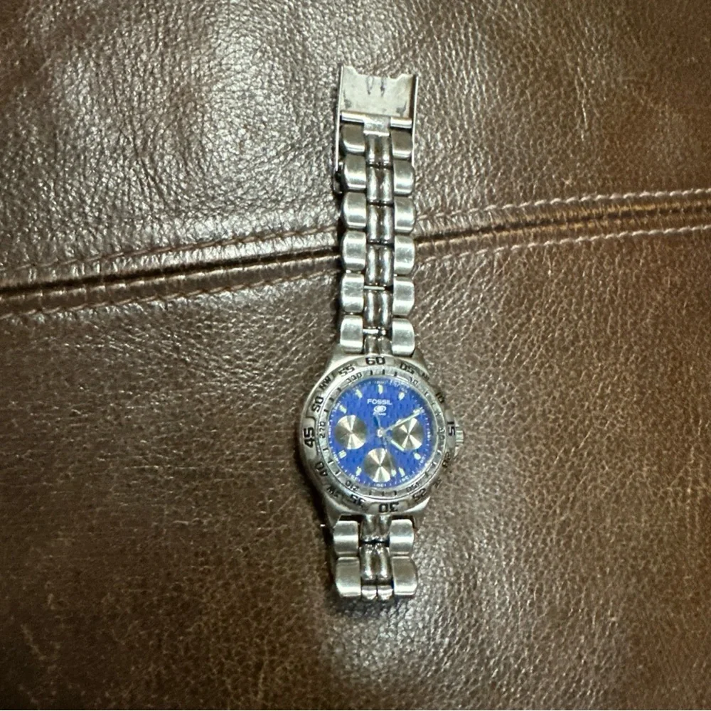 Vintage Fossil Blue (BQ-8793) Stainless Steel w/ Blue Dial Women's Watch. Works‎