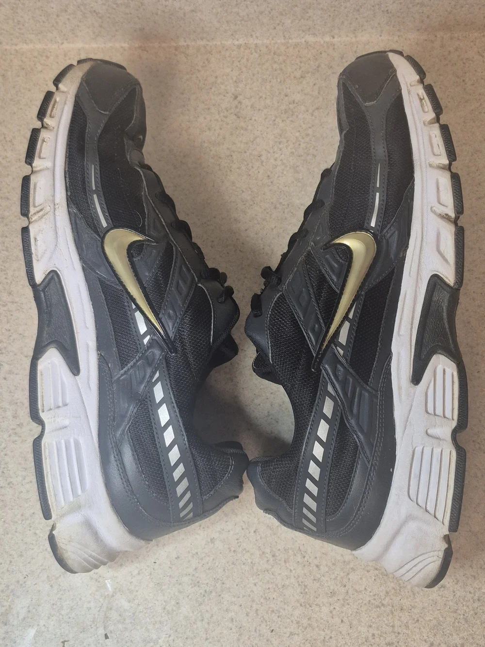 Nike Initiator Men's Athletic Running Size 14 Black 394055-002