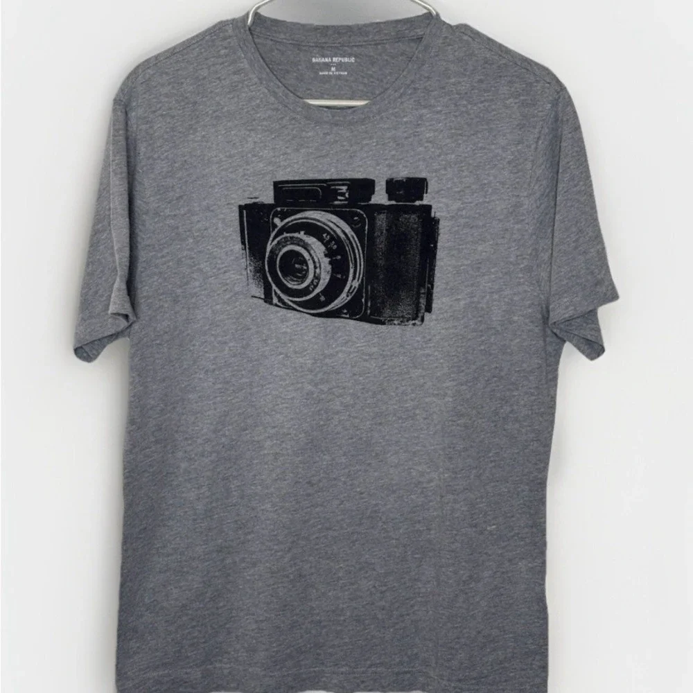 Banana Republic •	pit pit