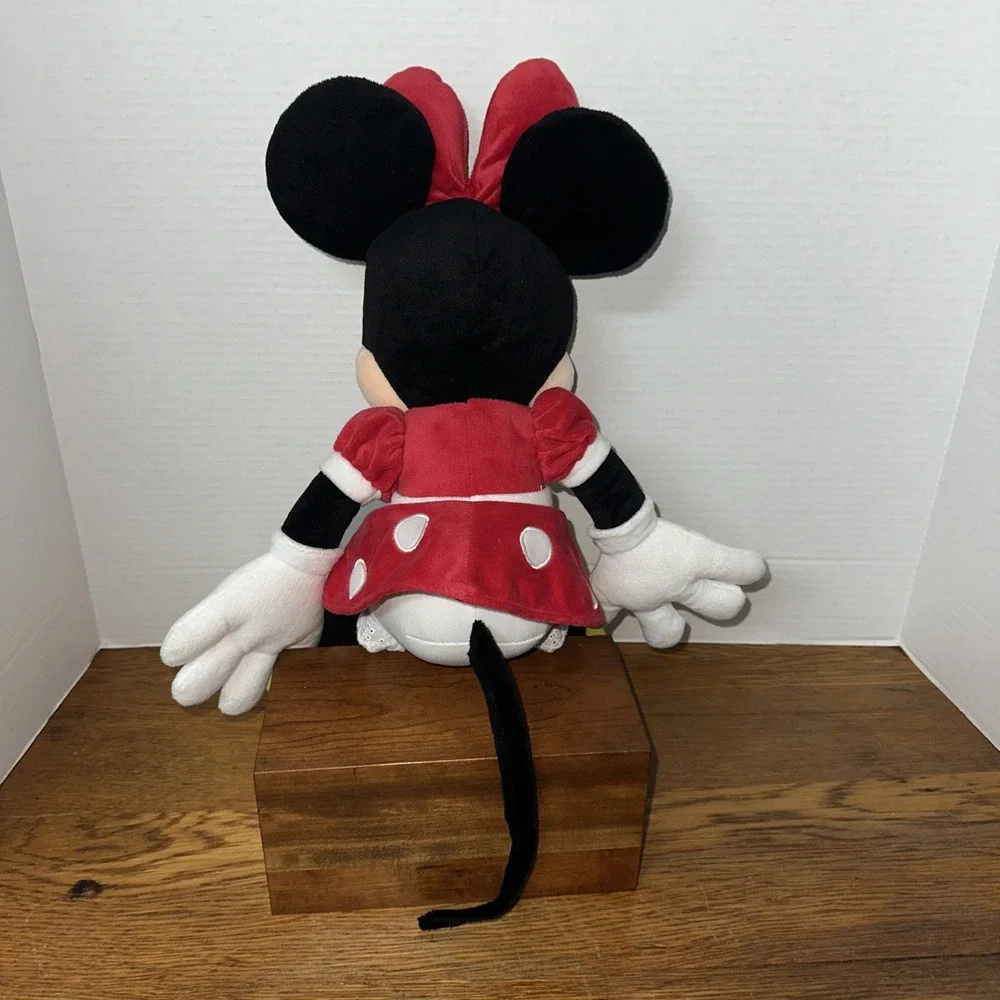 Minnie Mouse Plush 20