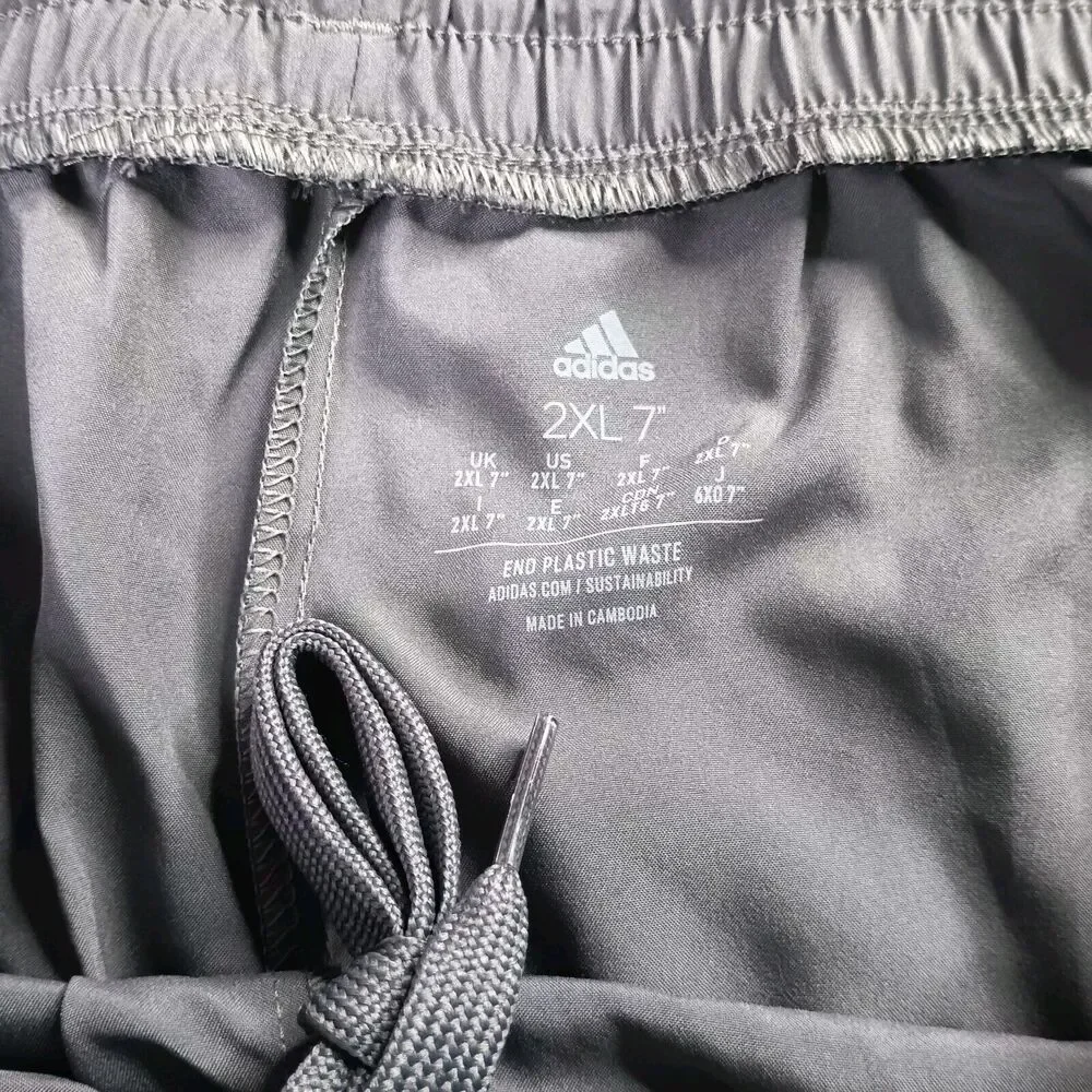 Adidas AeroReady Shorts Men's‎ 2XL Gray Zip Pockets Running