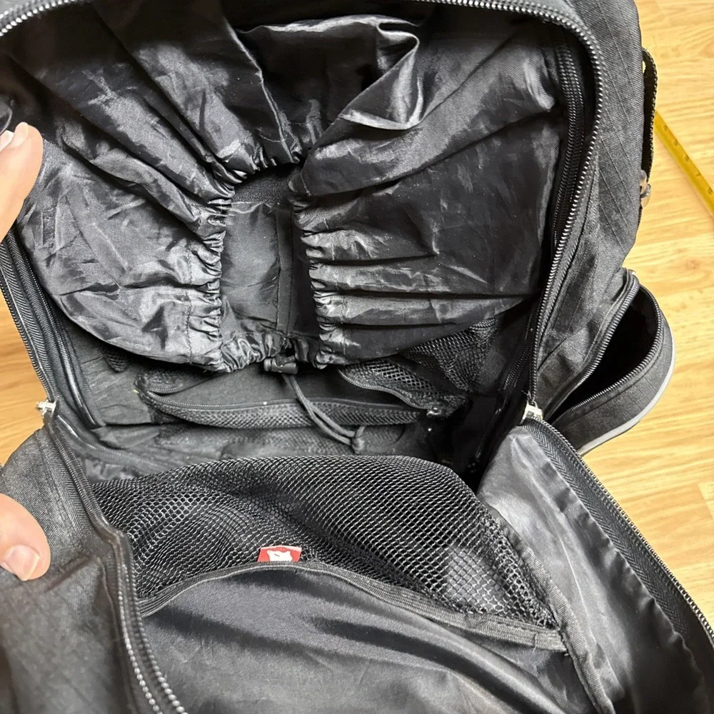 Louis Garneau large as