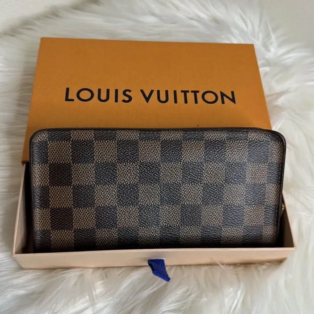 Louis Vuitton preloved louis