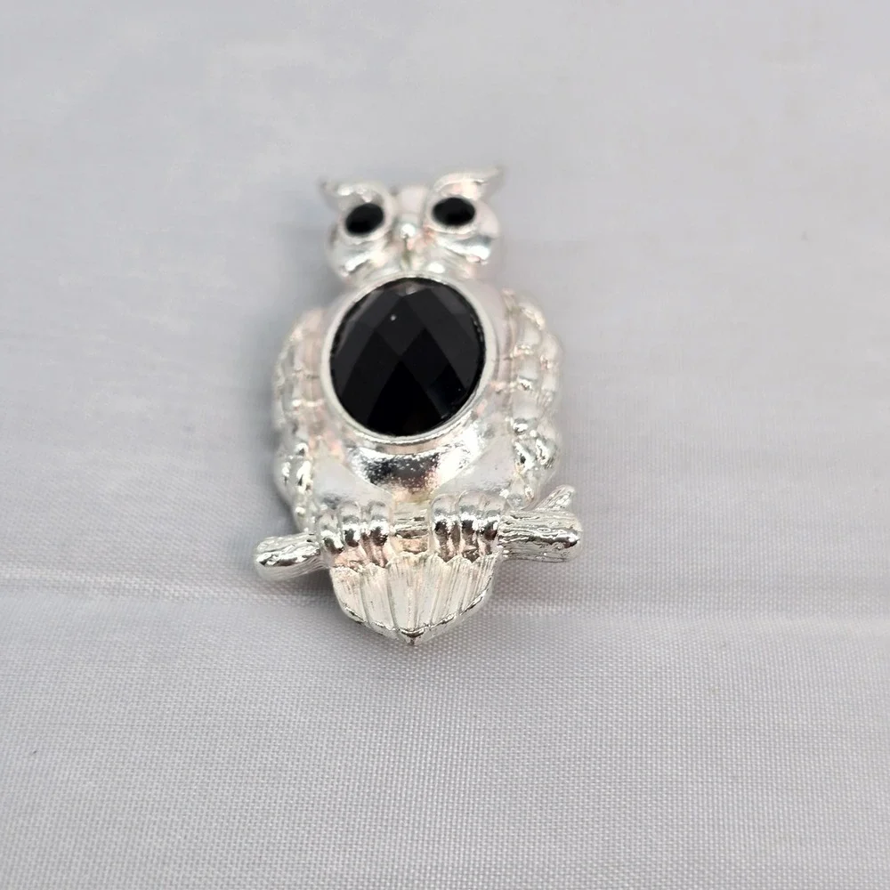 N/A charming owl