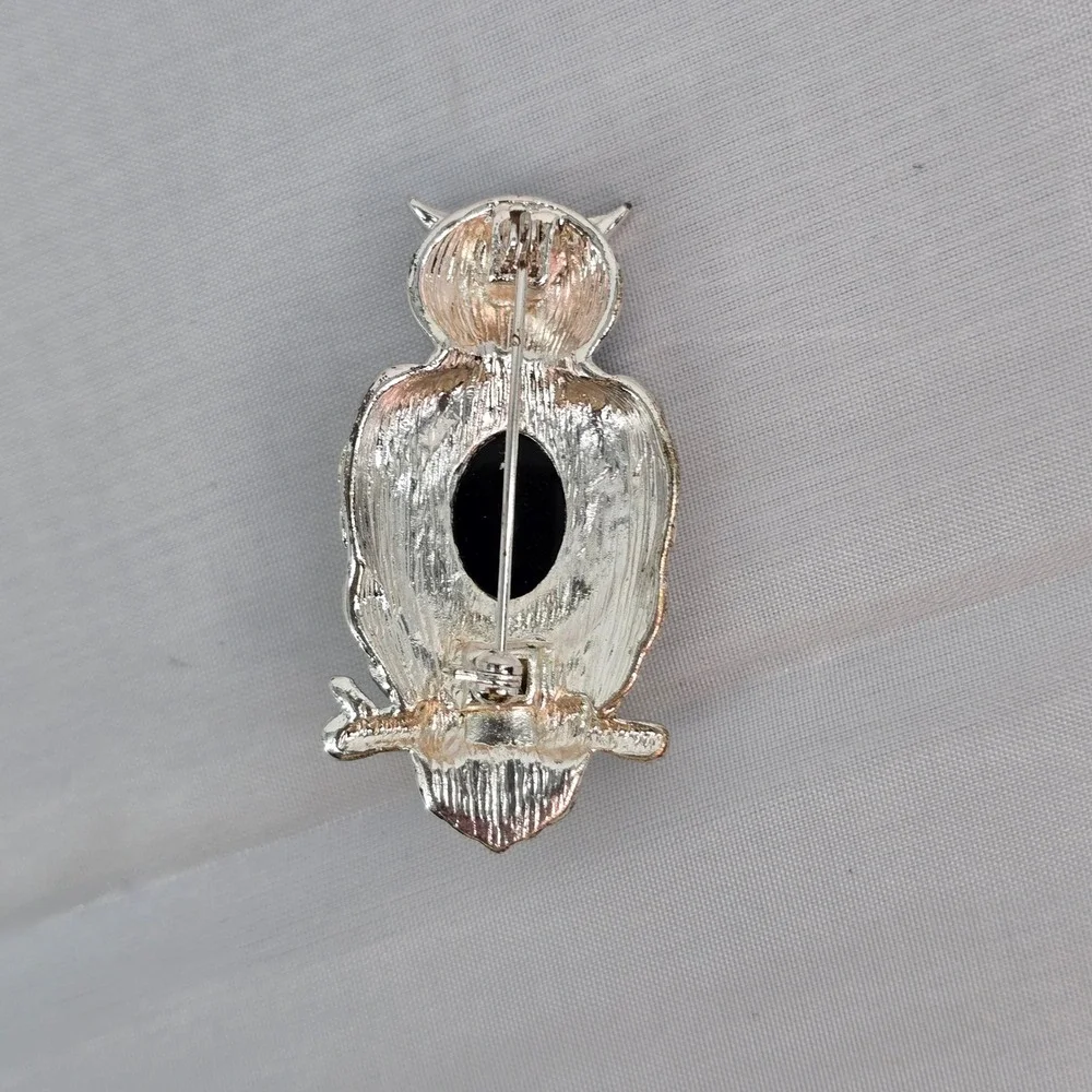 N/A charming owl