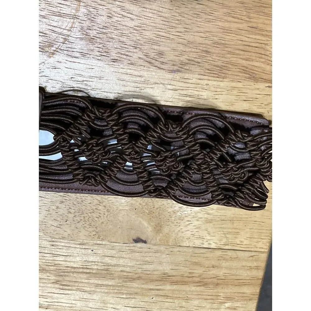 Unbranded leather good