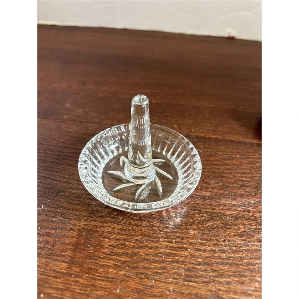 Beautiful Vintage Ring‎ Holder