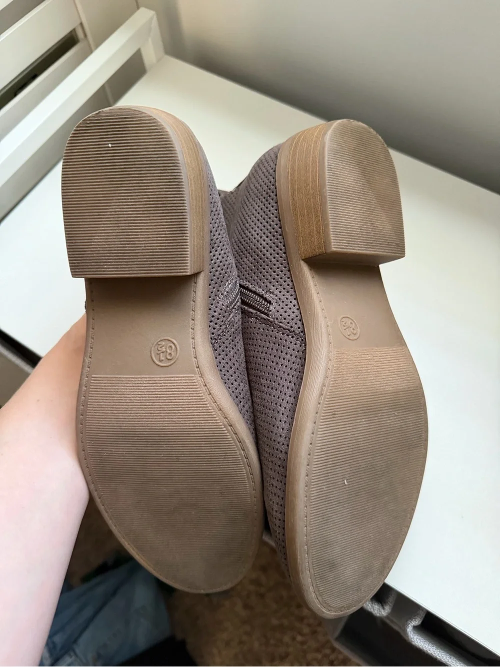 Universal Thread stylish taupe
