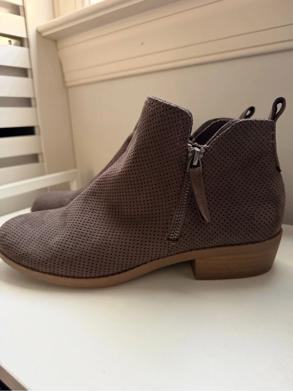 Universal Thread stylish taupe