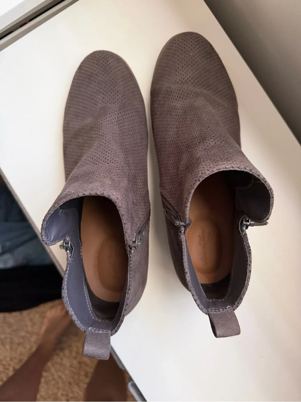 Universal Thread stylish taupe