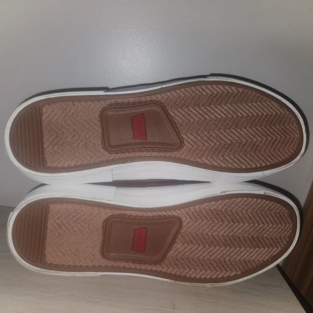 Levis levi mens
