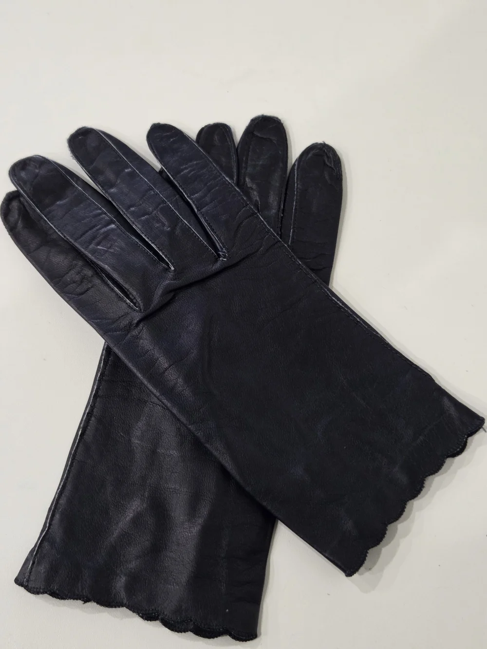 ALEXETTE BACMO Vintage Navy Leather Gloves - Elegant Winter Accessory