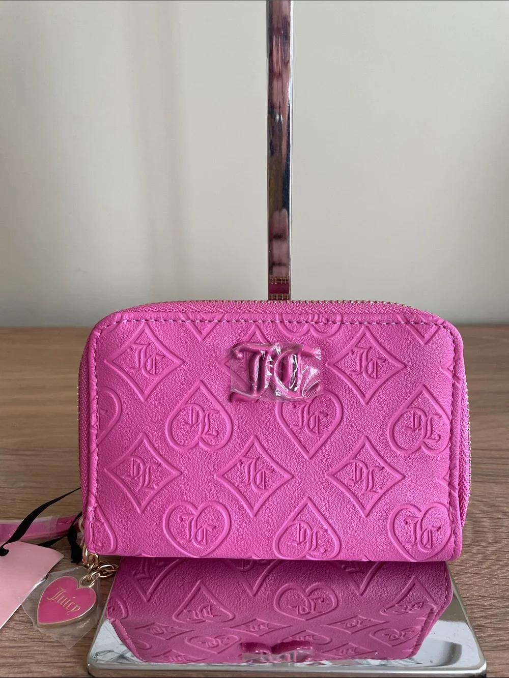 Juicy Couture bring “good
