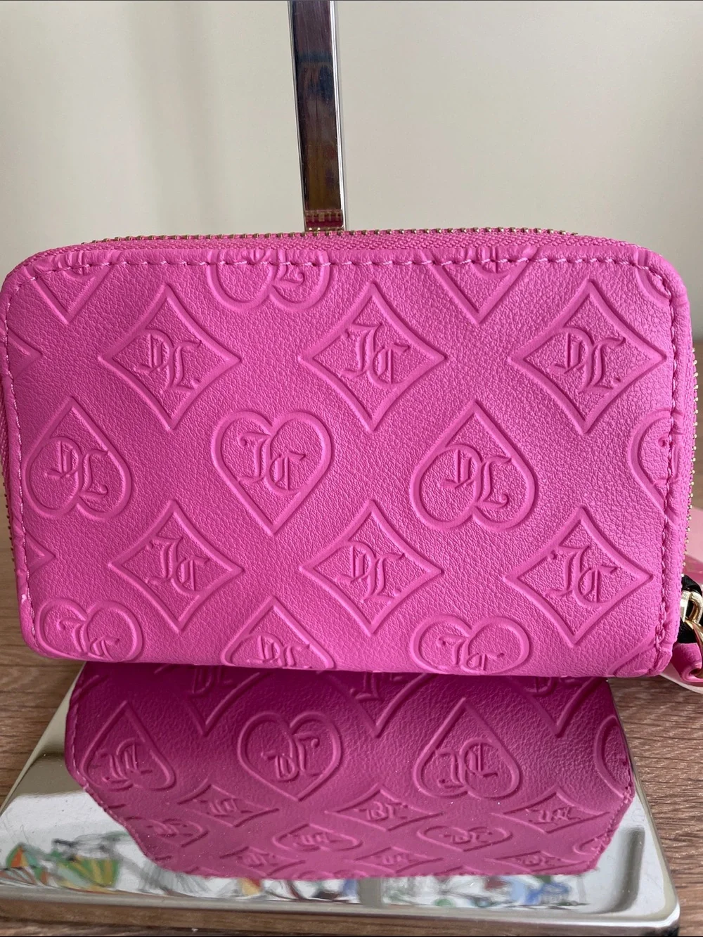 Juicy Couture bring “good