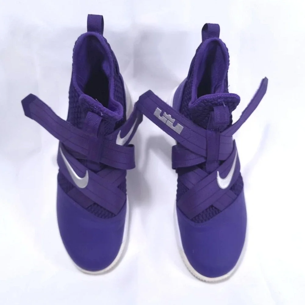 Nike lebron soldier