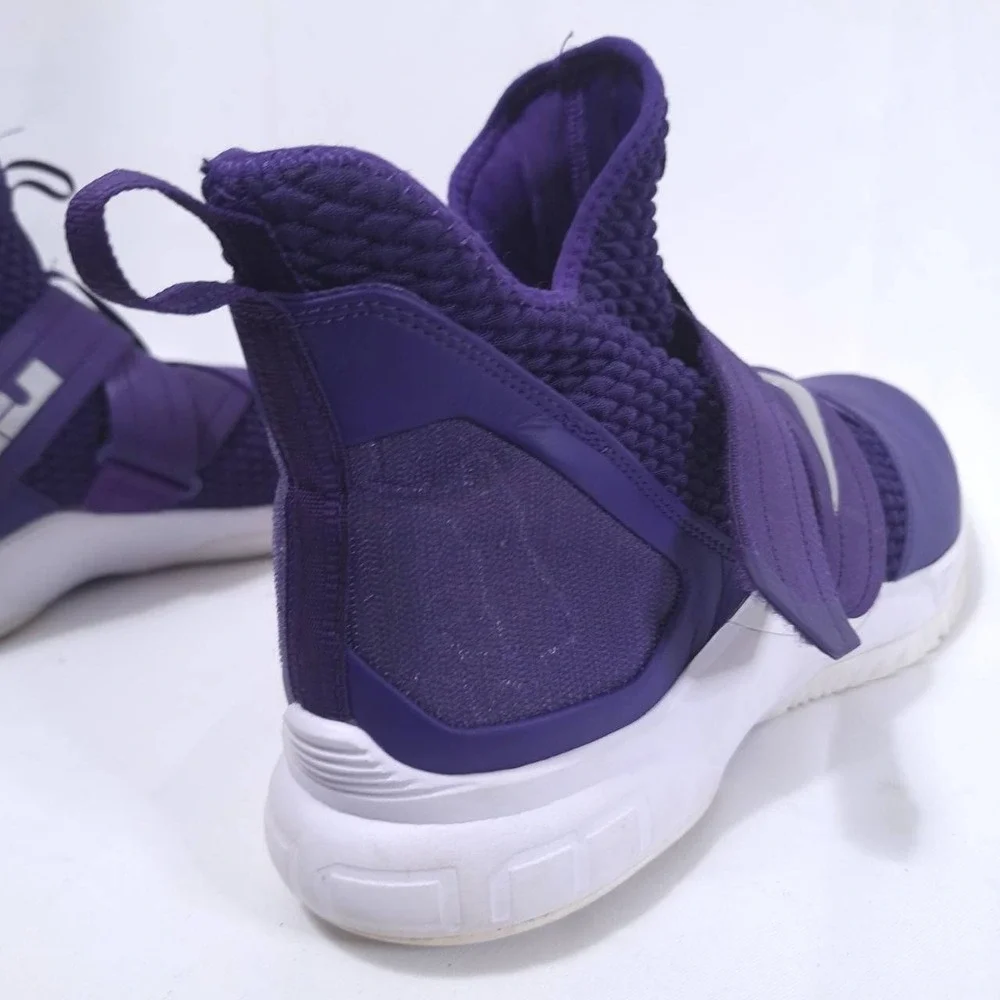 Nike lebron soldier