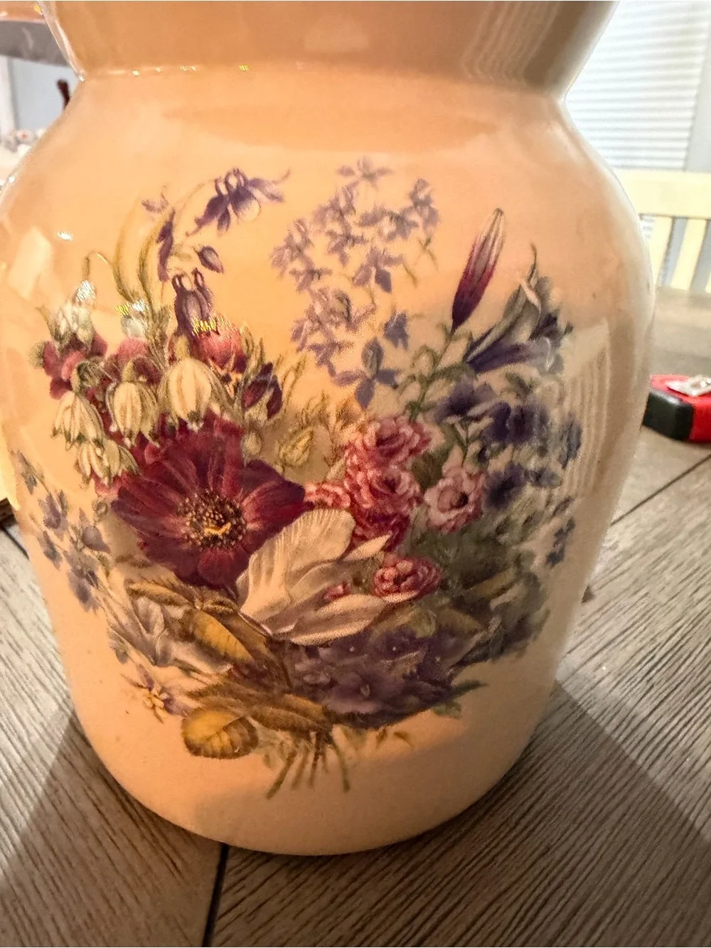 Home & Garden party decorative cream