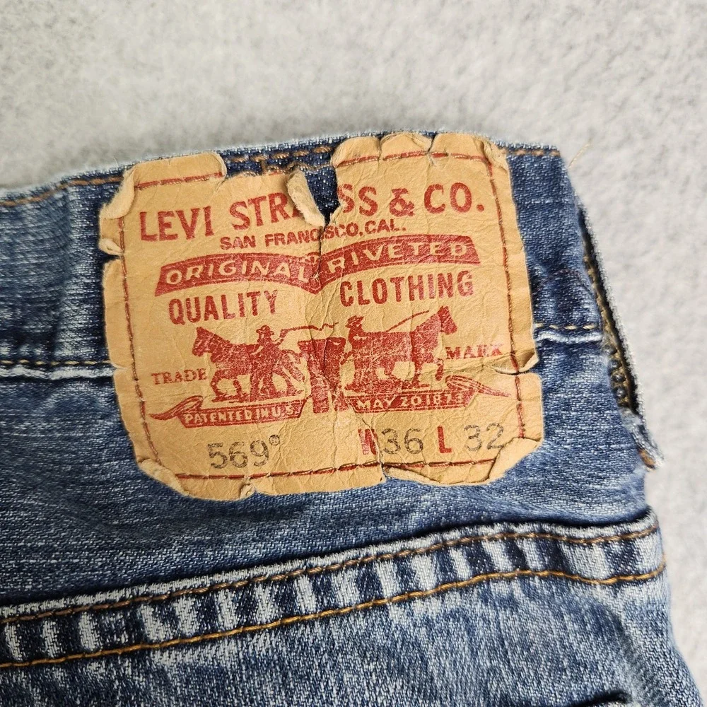 Levis levi 569