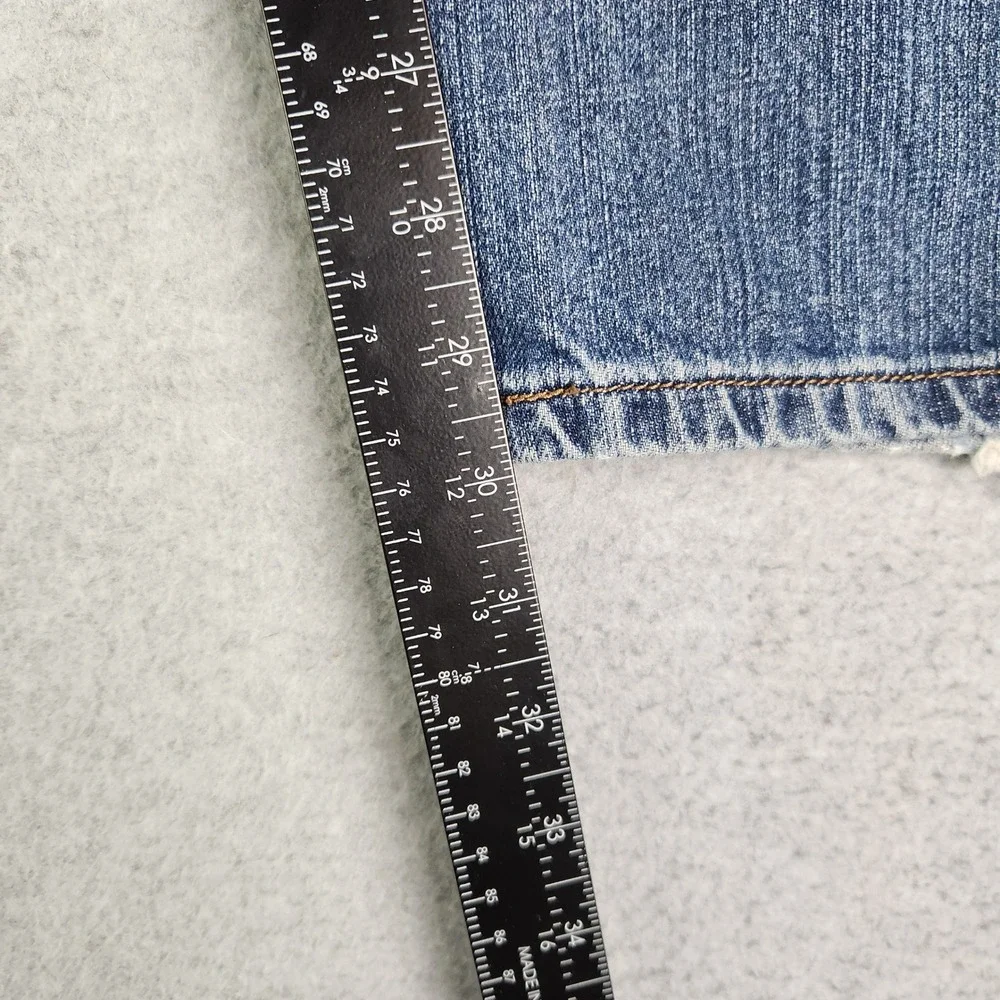 Levis levi 569