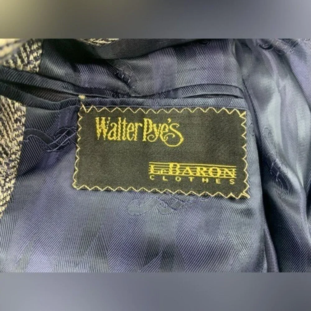 Walter Pyes pearlized signs each
