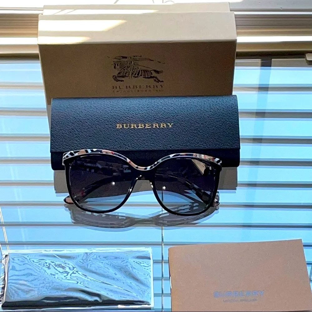NWT Burberry Sunglasses