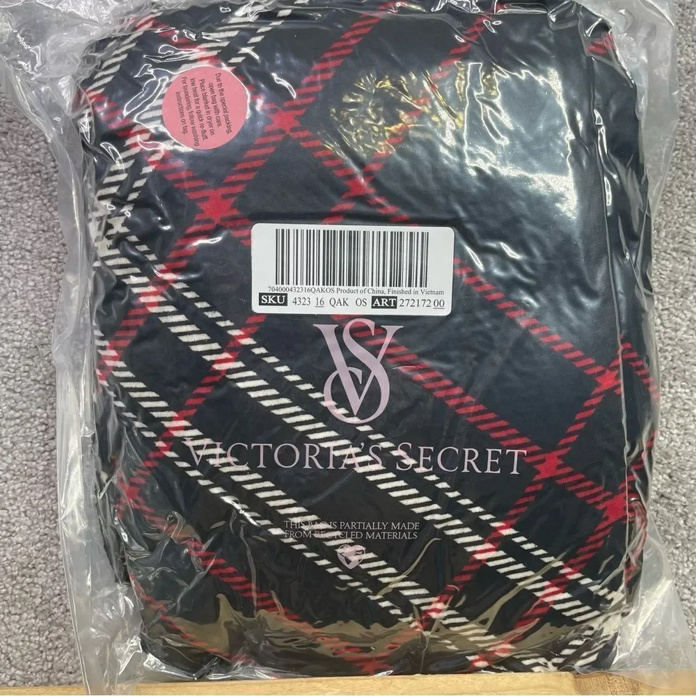 Victorias Secret snuggle up