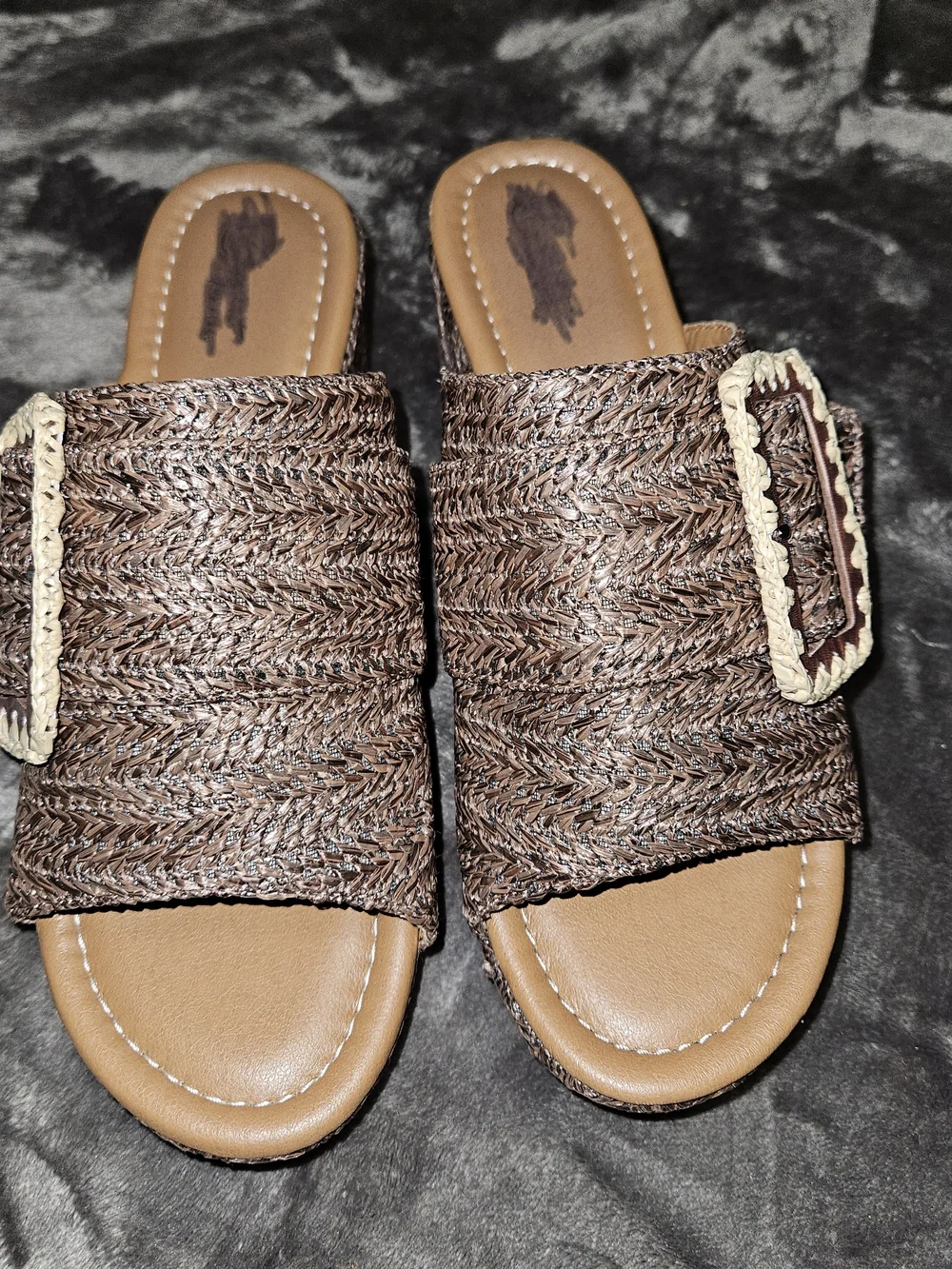 C Comfort brown woven
