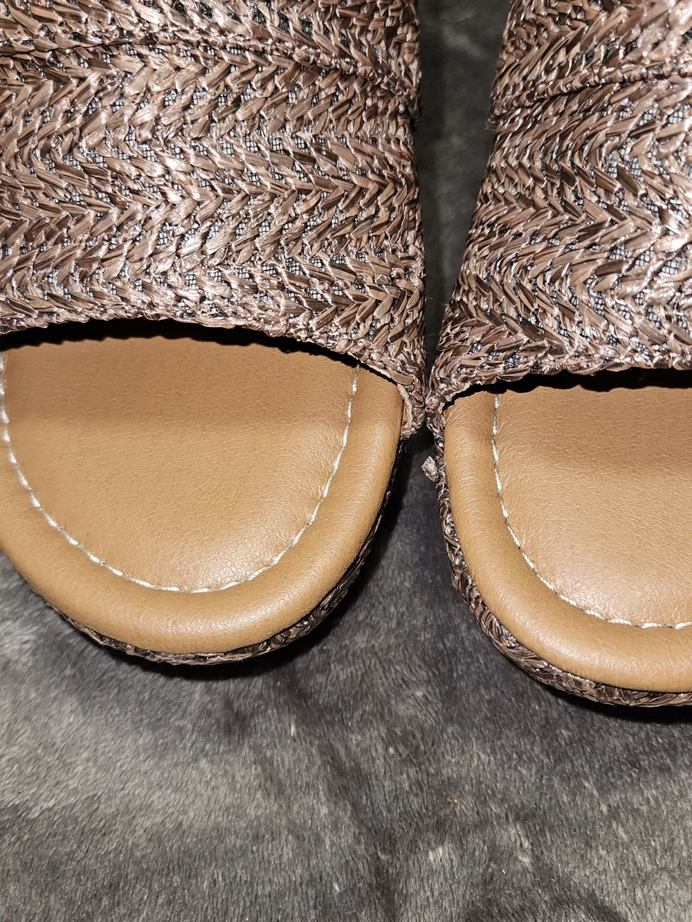 C Comfort brown woven