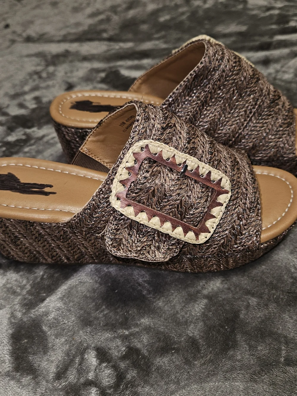 C Comfort brown woven