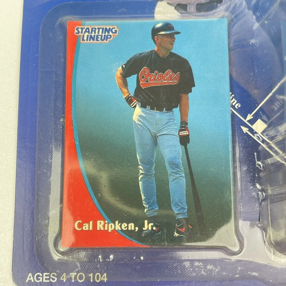 CAL RIPKEN JR Baltimore Orioles Starting Lineup SLU 1998 MLB Figure and Card