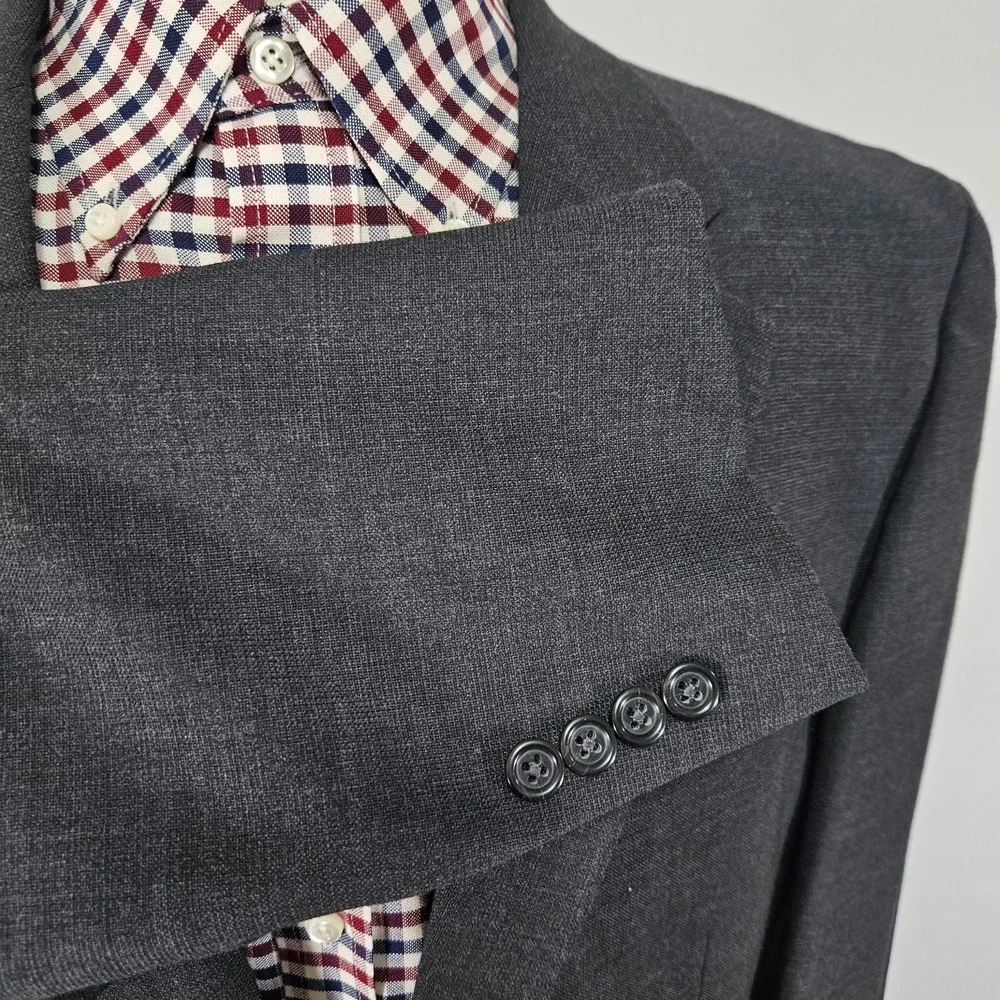 Pronto Uomo before completing