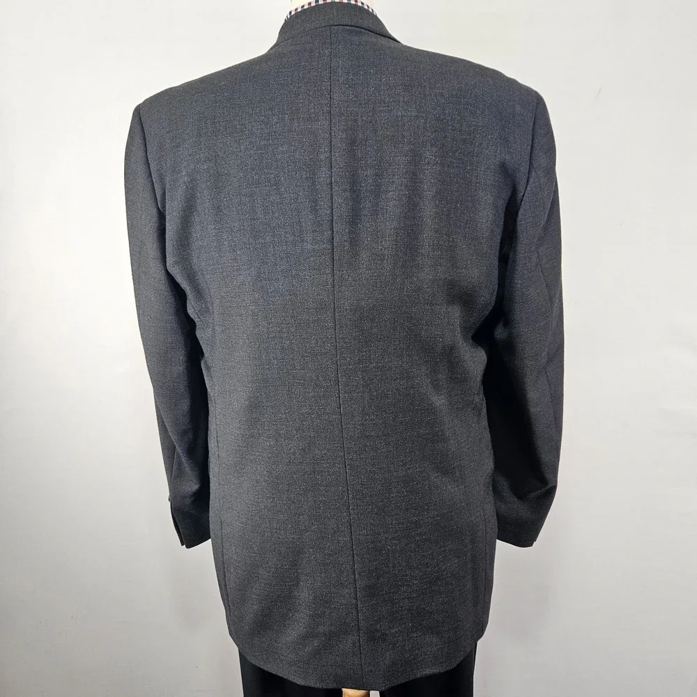 Pronto Uomo before completing