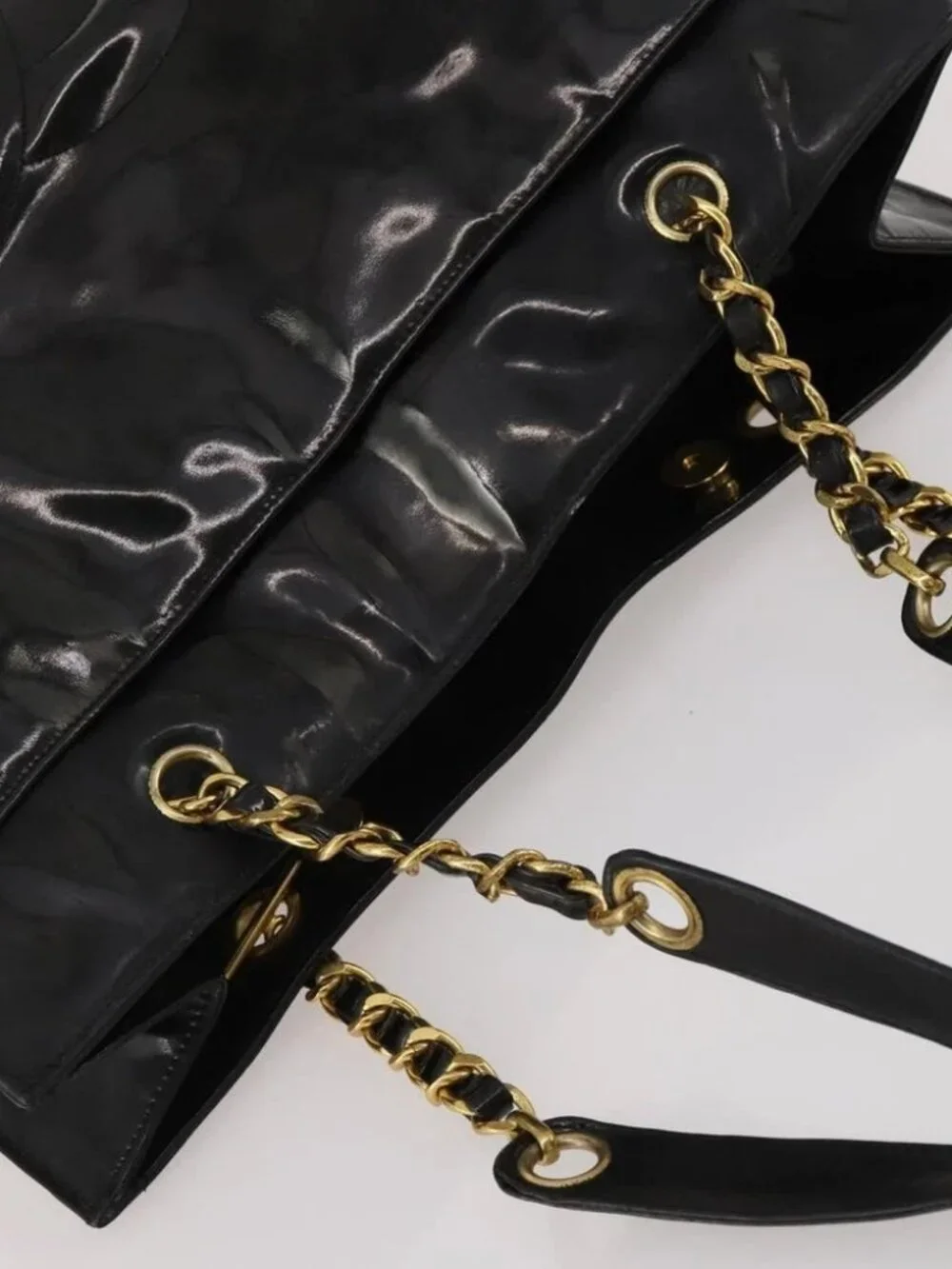 CHANEL brand	chanel color	black