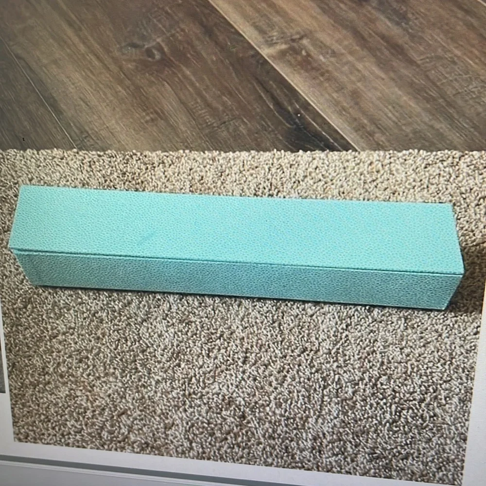 Jewelry or knick- knack storage container