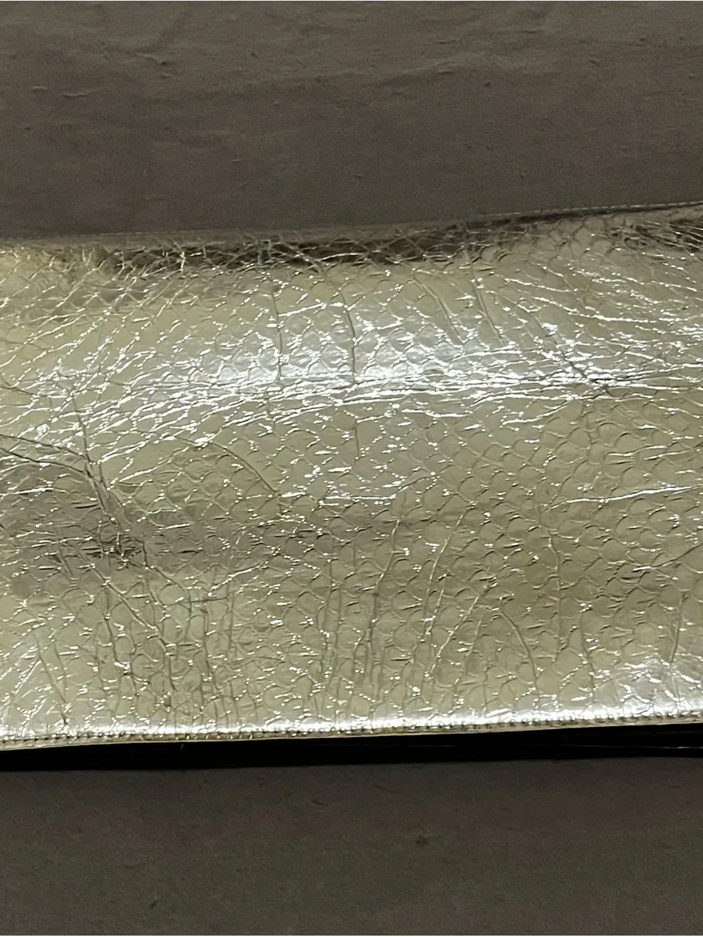 N/A sleek metallic
