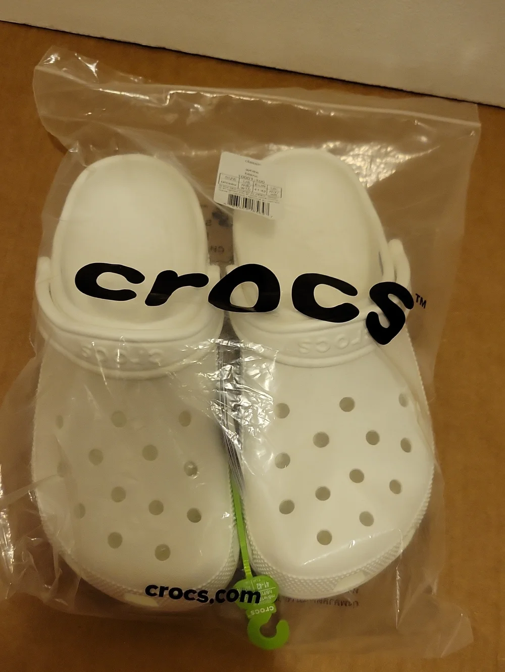 CROCS nwt unisex