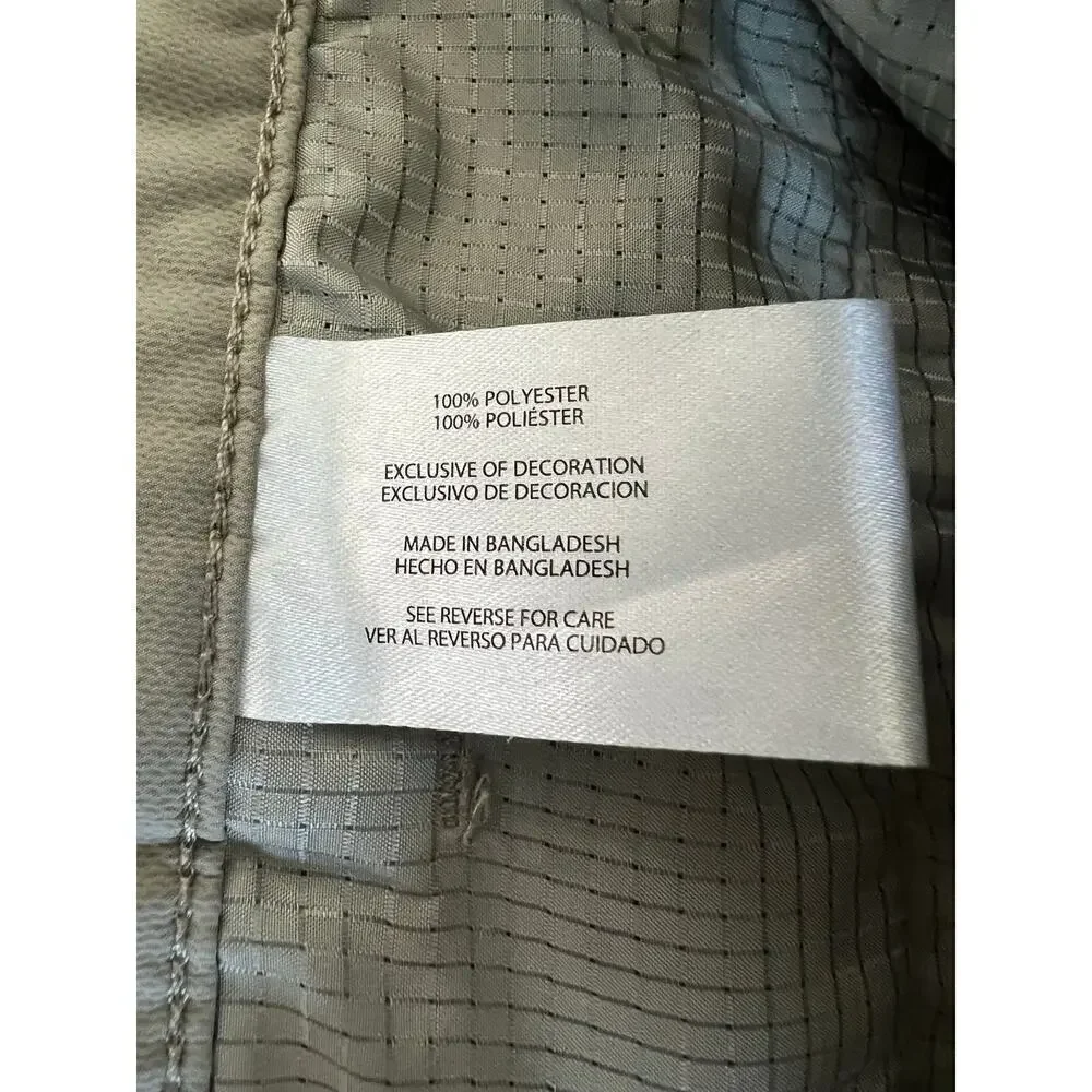Banana Republic features banana