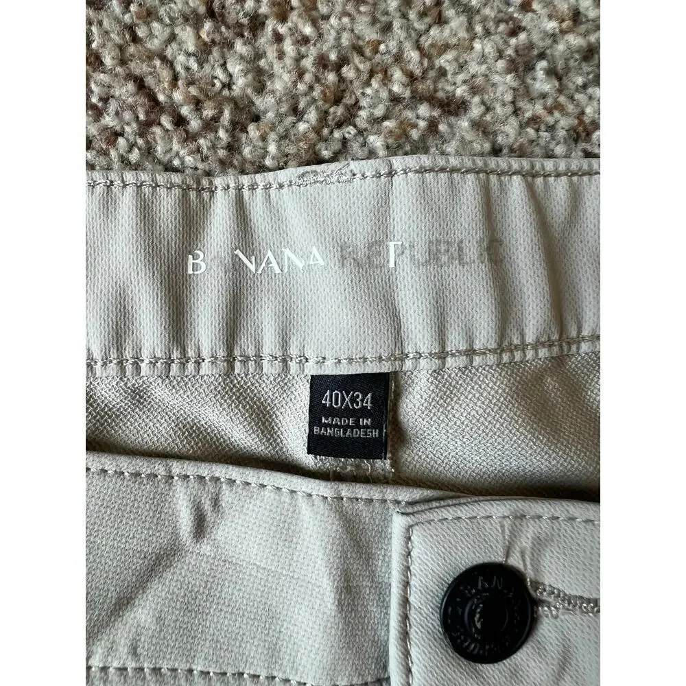 Banana Republic features banana